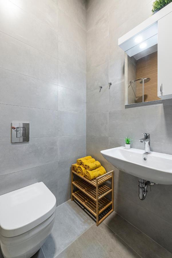 Vertigo Modern Studio-Free Private Parking-Fast Wi-Fi Novi Sad Exteriör bild