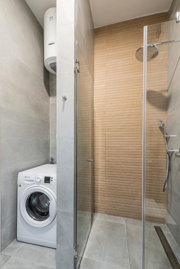 Vertigo Modern Studio-Free Private Parking-Fast Wi-Fi Novi Sad Exteriör bild